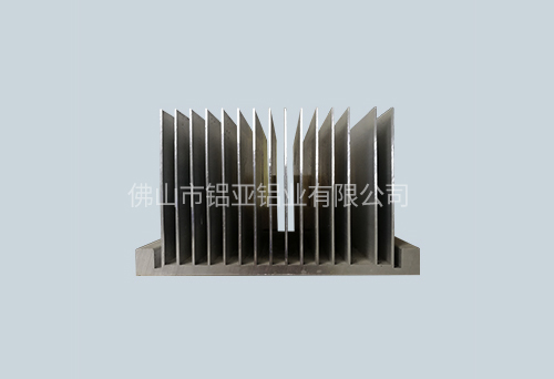 梳子（zǐ）散熱（rè）器鋁型材